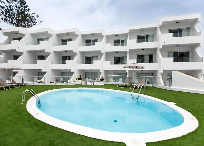 Guatiza * بلايا ديل إنغلز